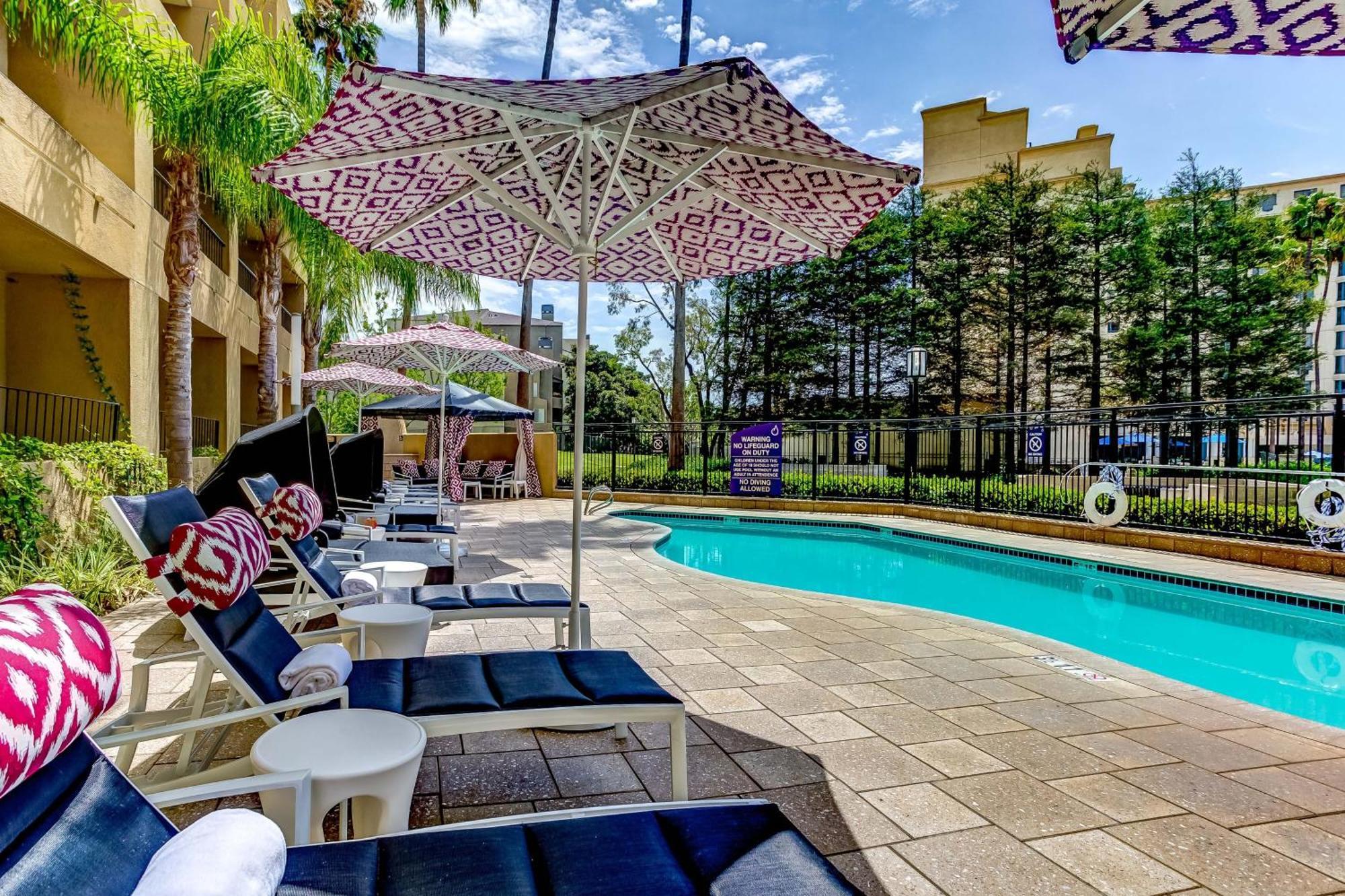 Hotel Avenue Of The Arts Costa Mesa, A Tribute Portfolio 4*