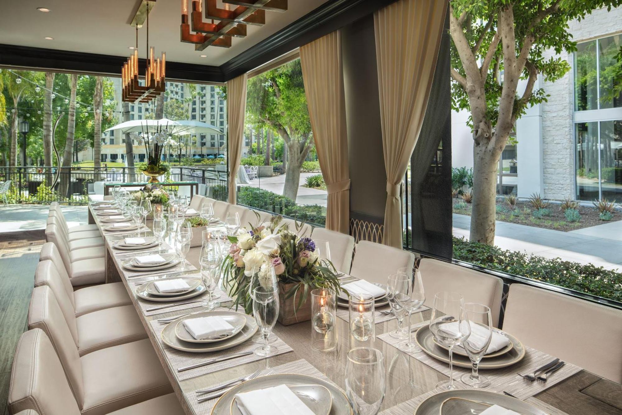 Avenue Of The Arts Costa Mesa, A Tribute Portfolio 4* Costa Mesa